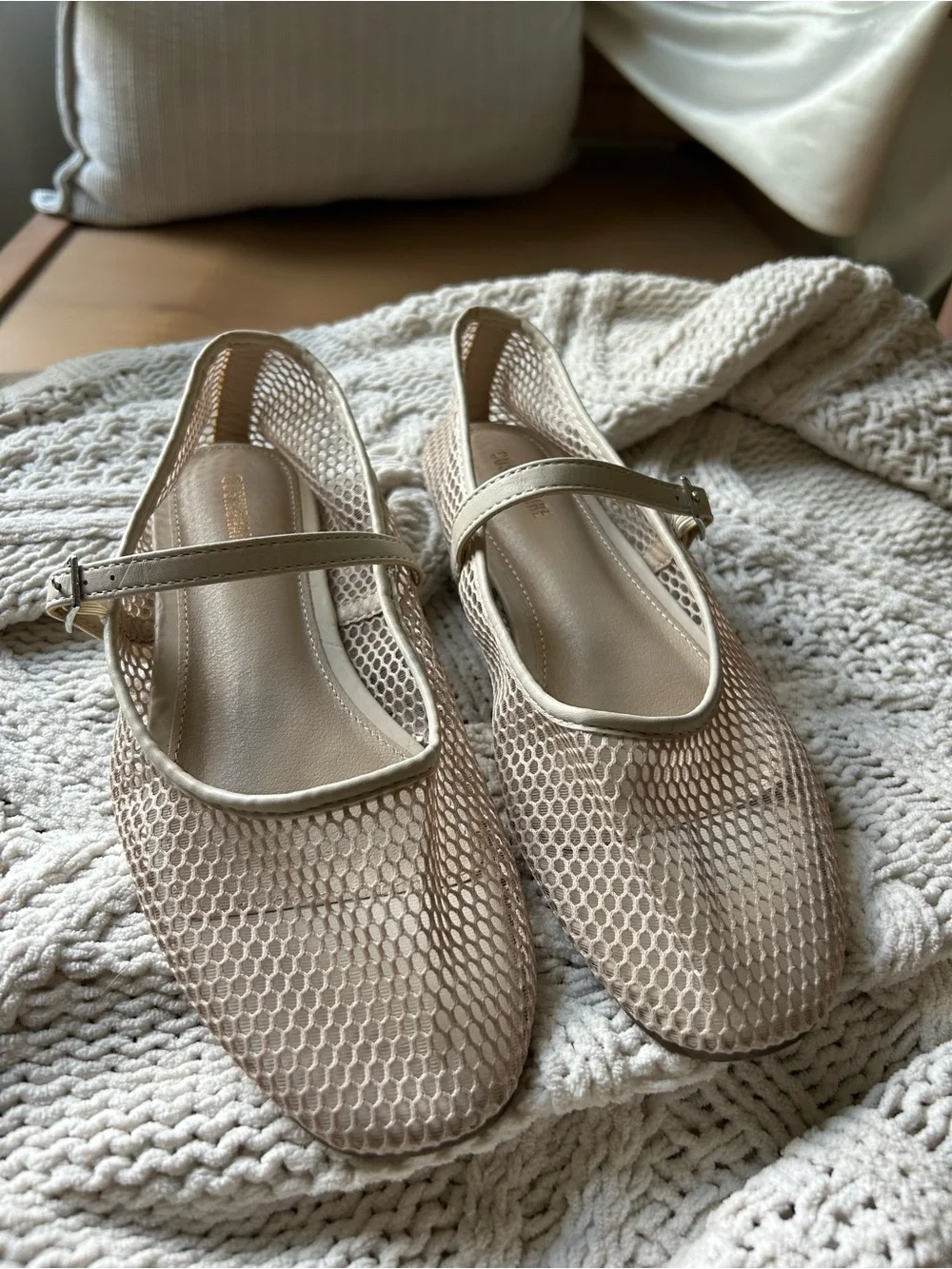 Cushionaire beige mary